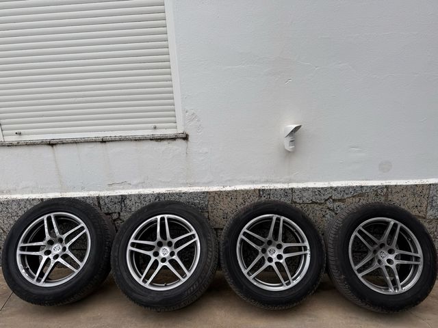 Venta de 4 llantas de porsche macan 