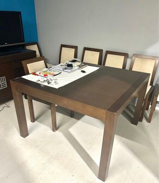 Mesa wengue /6 sillas. extensible 