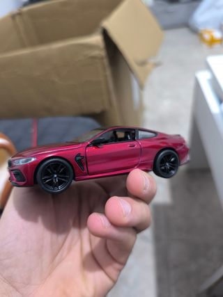 BMW M8 a escala 1/36