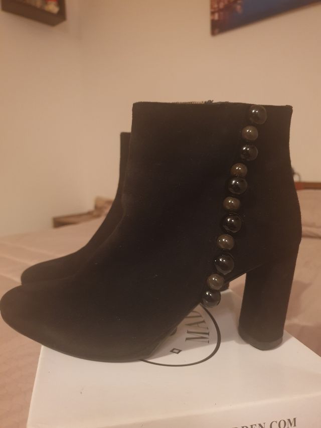 Stivaletti neri in camoscio Albano