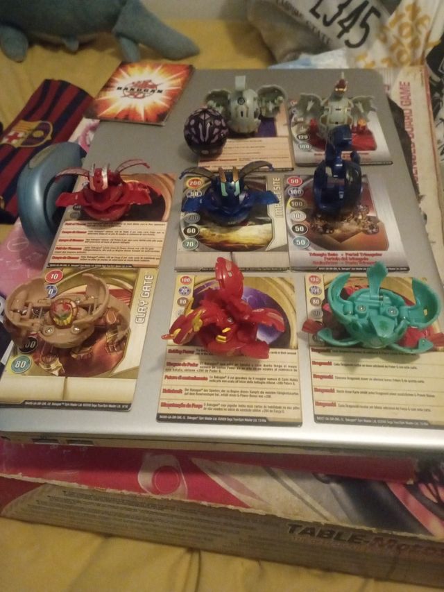 Bakugan muñecos