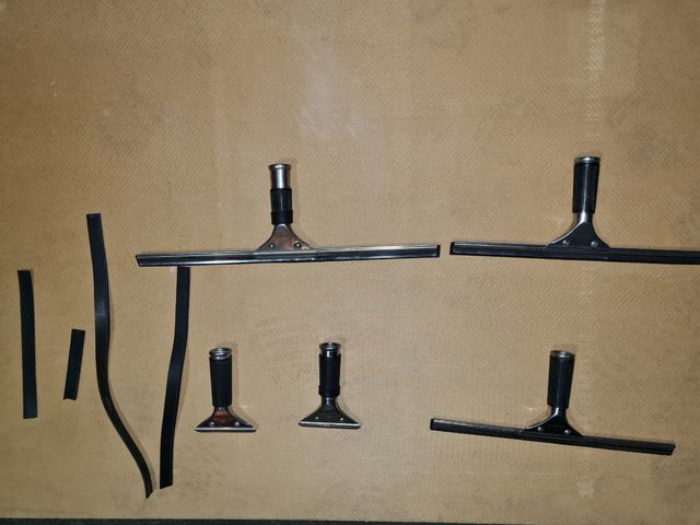 Raschietto. detergente per vetri