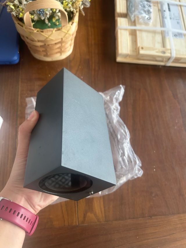 Dos lamparas luz indirecta exterior.se vende 1 o 2