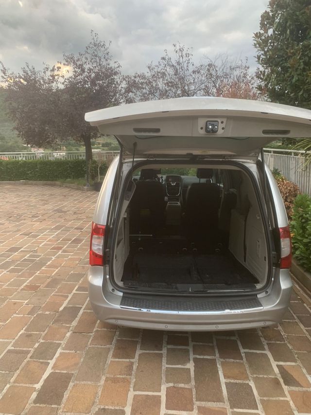 Lancia Voyager 2012 - 7 posti