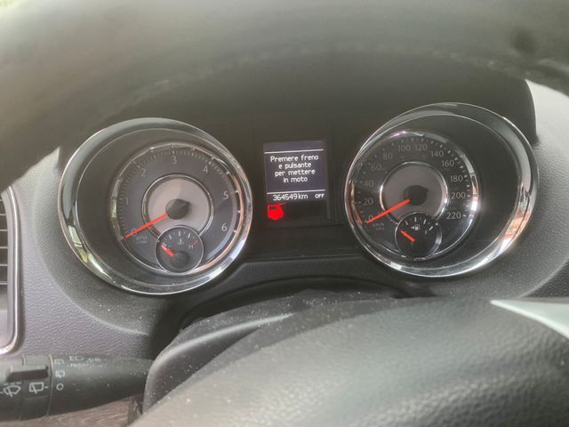 Lancia Voyager 2012 - 7 posti