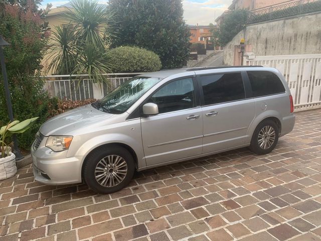 Lancia Voyager 2012 - 7 posti