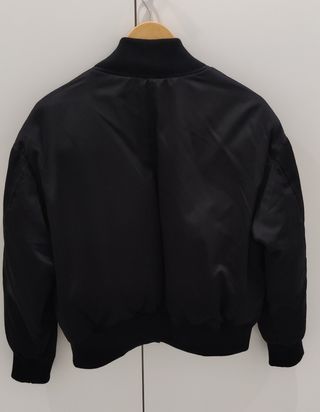 Chaqueta tipo bomber mujer
Solo envío 