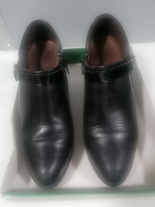 Zapatos Pitillos abotinados, de piel, ta