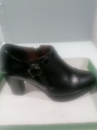Zapatos Pitillos abotinados, de piel, ta