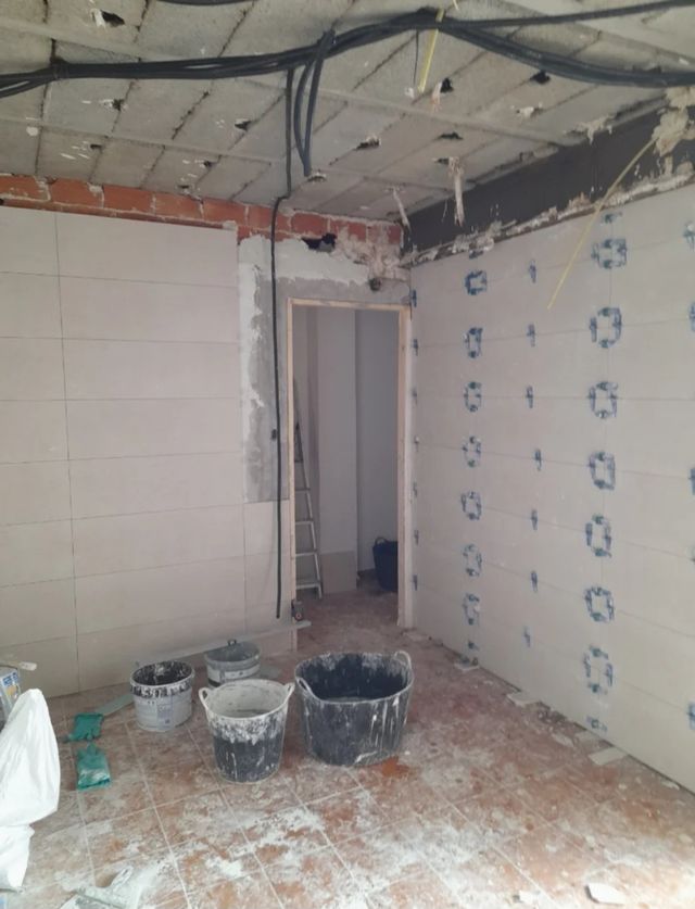  albañilería en general solados, alicatados, etc 