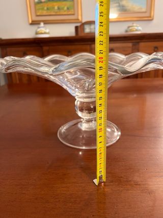 Centrotavola in vetro e fiori in argento