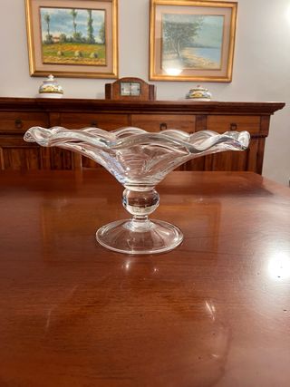 Centrotavola in vetro e fiori in argento