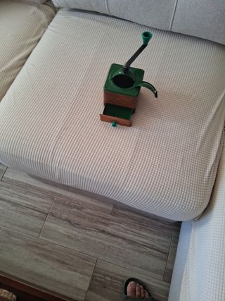 Molinillo antiguo de café Elma.