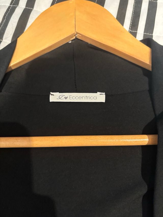 Vestido negro Eccentrica