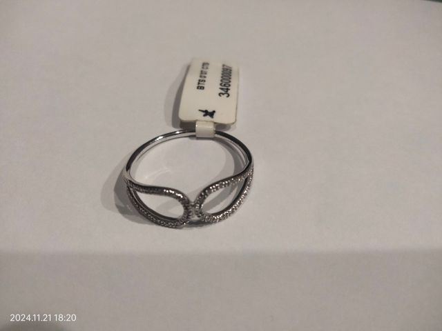 Anello Oro Giallo 18 Carati  con diamante 0,02 ct