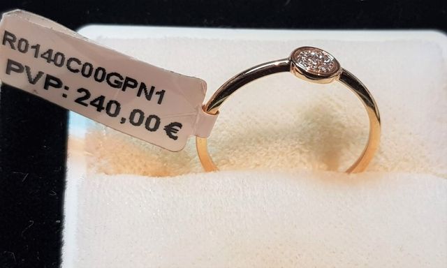 Anello Oro Giallo 18 Carati  con diamante 0,02 ct