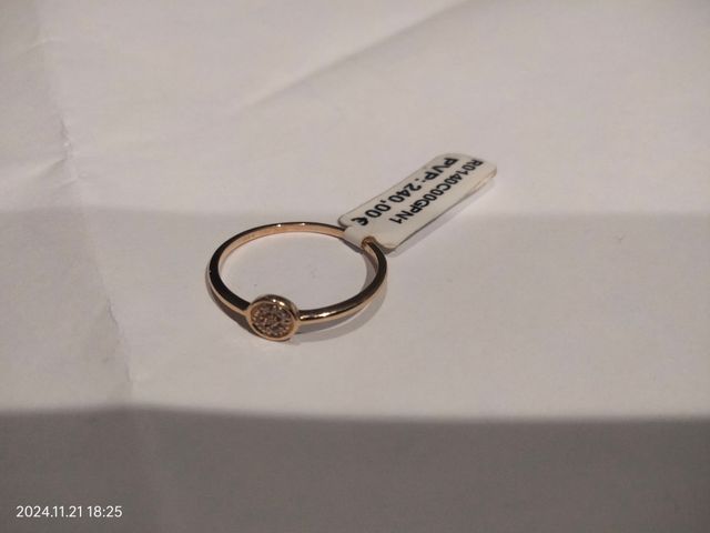 Anello Oro Giallo 18 Carati  con diamante 0,02 ct