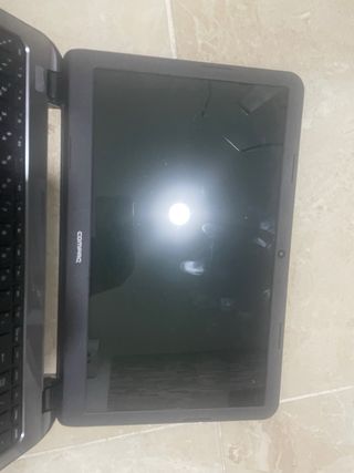 Pc portatil averiado sin disco duro 