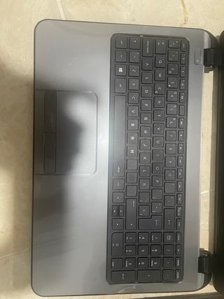 Pc portatil averiado sin disco duro 