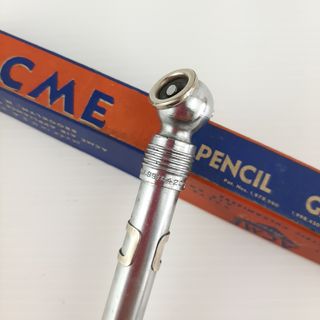 Antico misuratore di pressione per pneumatici