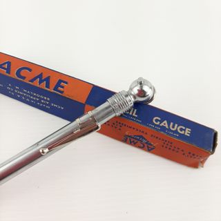 Antico misuratore di pressione per pneumatici