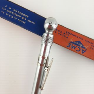 Antico misuratore di pressione per pneumatici