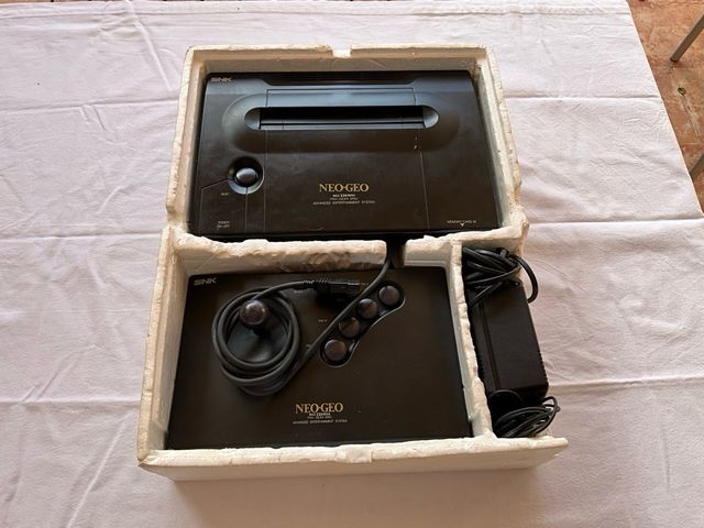 Video Consola y Juegos NEO GEO.