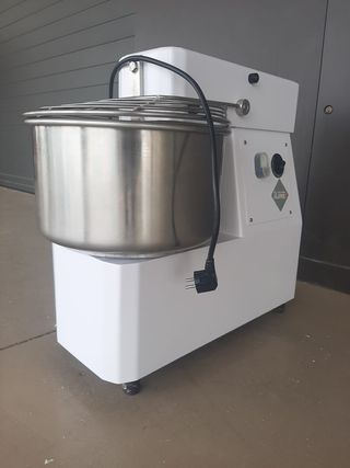 AMASADORA  PARA 17 KG DE MASA TOTAL