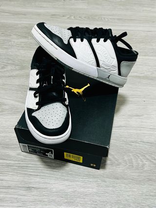 JORDAN NU RETRO 1 LOW (GS) 38.5