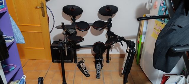 Batería eléctrica música.