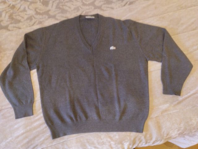 Camiseta Lacoste. Nova. Tamanho 6 ou XL. 20 €