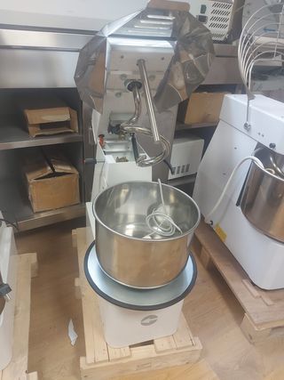 AMASADORA EVO MOVIL PARA 12 KG DE MASA TOTAL
