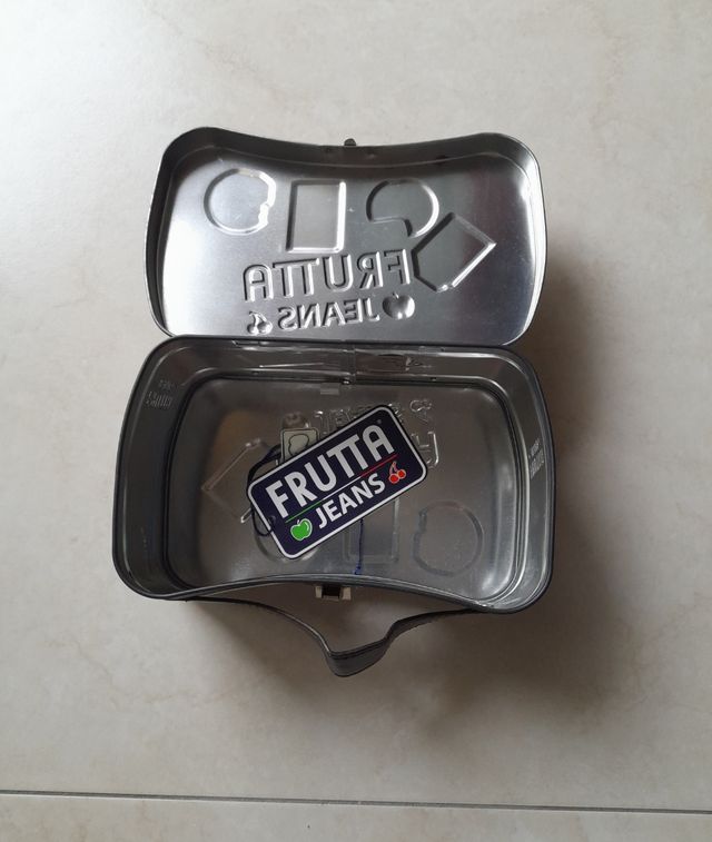 Cassettina portatutto/salvadanaio di latta Frutta