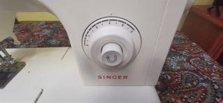 Máquina de coser. SINGER.