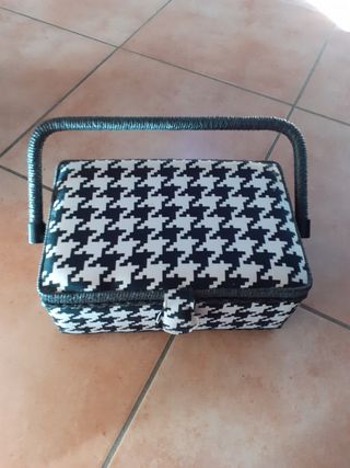 Cofanetto per cucito