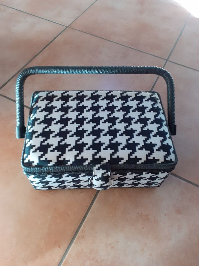 Cofanetto per cucito