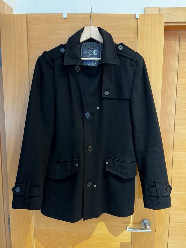 Abrigo corto River Island