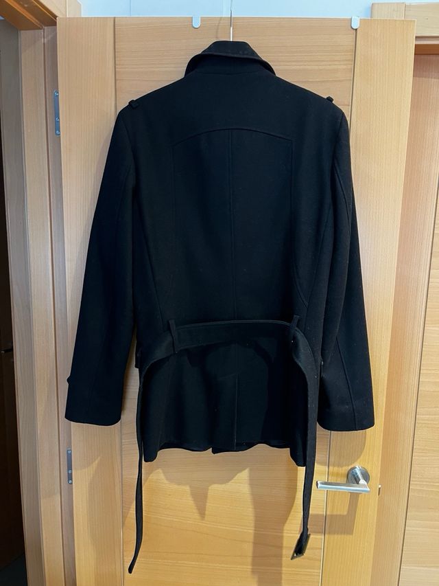 Abrigo corto River Island