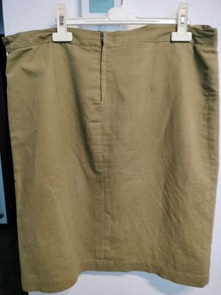 Traje de falda