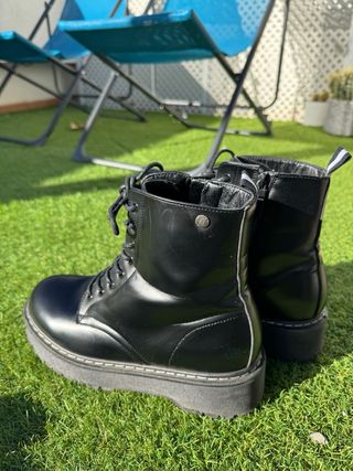 Botin militar mujer isteria musa