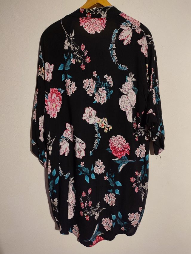 Camisa tipo kimono 2x5€