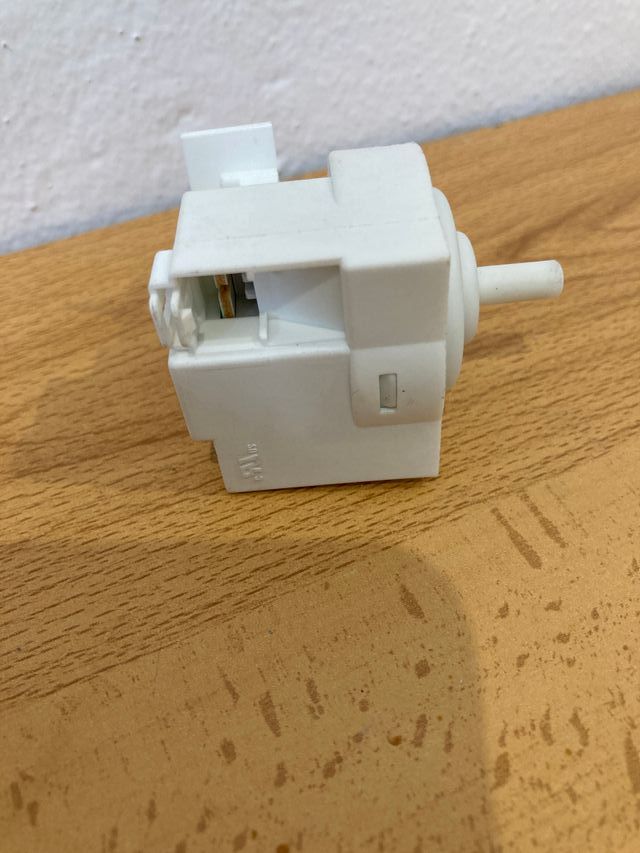 Whirlpool Indesit interruptor de nivel C00289362