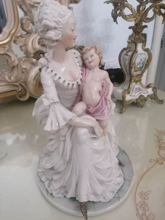 Giuseppe Armani statuina maternità