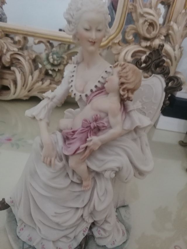 Giuseppe Armani statuina maternità