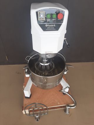 PLANETARIA 4O LT  PARA BATIR, MEZCLAR Y AMASAR