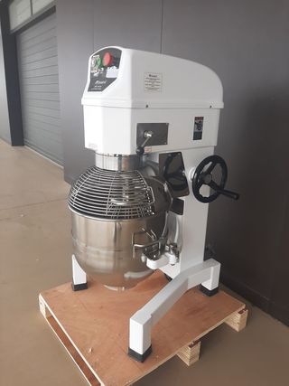 PLANETARIA 4O LT  PARA BATIR, MEZCLAR Y AMASAR