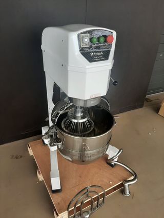 PLANETARIA 4O LT  PARA BATIR, MEZCLAR Y AMASAR
