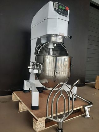 PLANETARIA 4O LT  PARA BATIR, MEZCLAR Y AMASAR