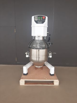 PLANETARIA 4O LT  PARA BATIR, MEZCLAR Y AMASAR