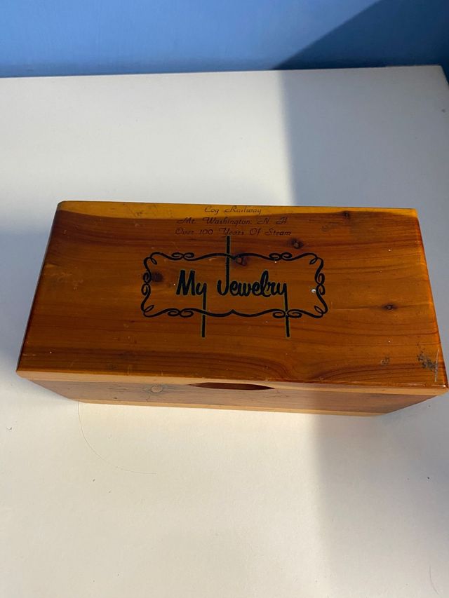 Scatola portagioie laccata